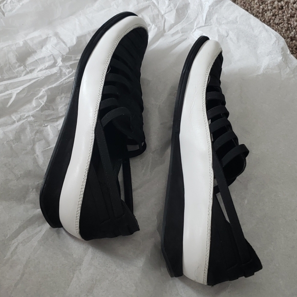 Stuart Weitzman Move-in Scrappy Elastic Sneakers - Picture 10 of 12